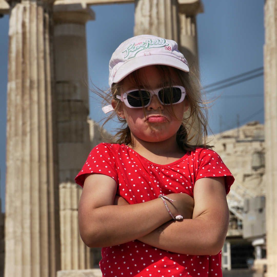 Enfant visite site archéologique